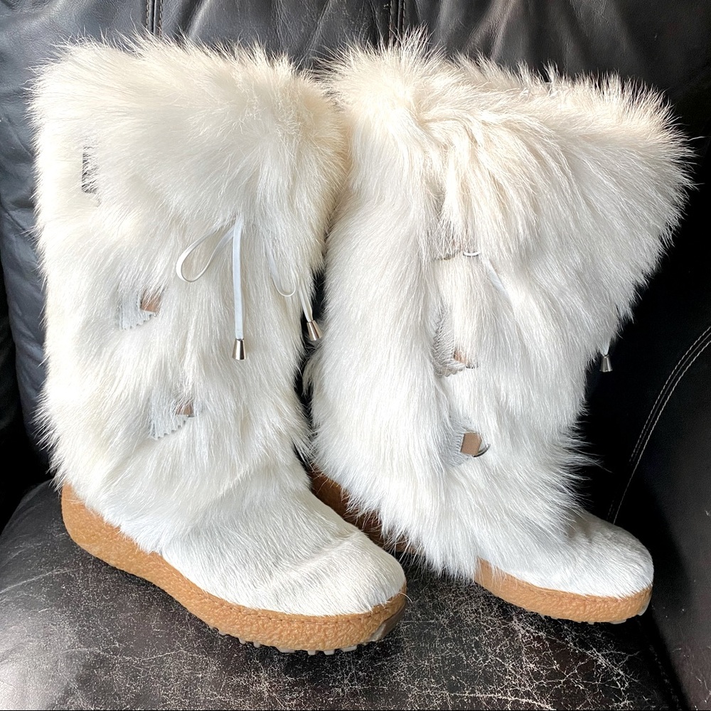 Oscar Sport Julia Bianco Goat Fur Boots, EUC, size 41, US 9